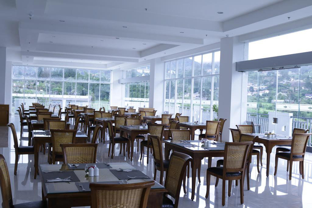 Le Eminence Convention & Hotel